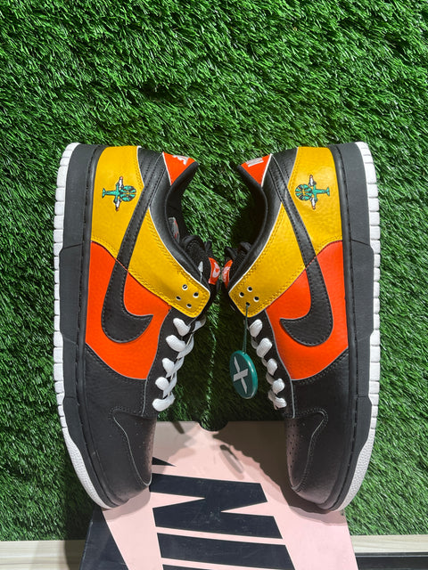 Nike SB Dunk Low Raygun Sz 10.5M