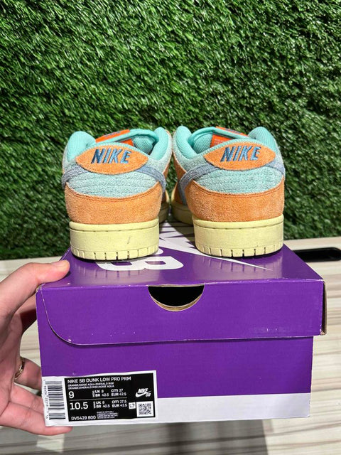 Nike SB Dunk Low Orange Emerald Rise Sz 9