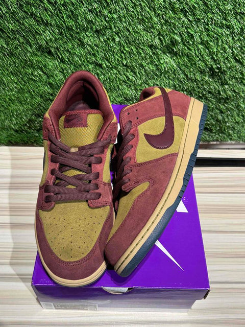 Nike SB Dunk Low Dark Team Red Olive Flak Sz 14M