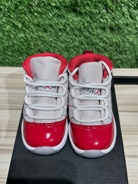 Jordan 11 Retro Cherry (2022) (TD) Sz 4C