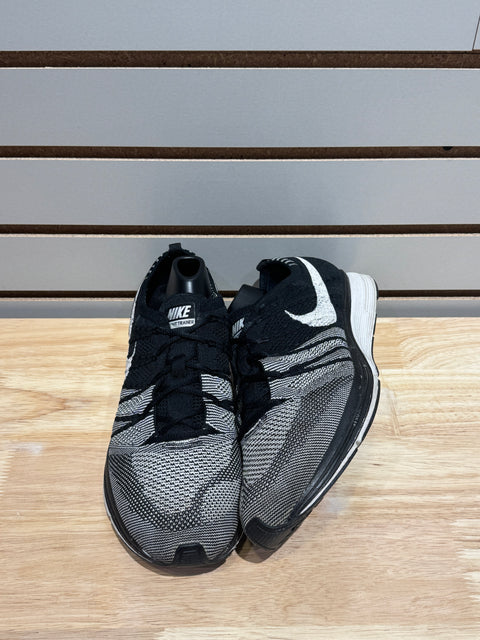 Nike Flyknit Trainer Oreo Sz 9.5