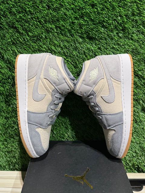 Jordan 1 Mid SE Coconut Milk Particle Grey (GS) Sz 4Y