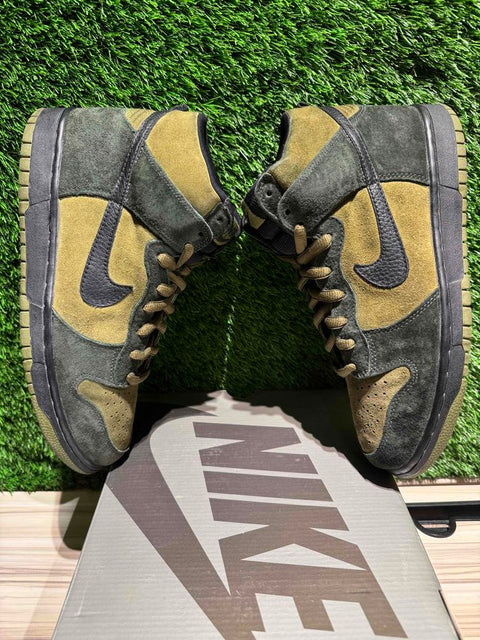 Nike SB Dunk High Hulk Sz 9.5M