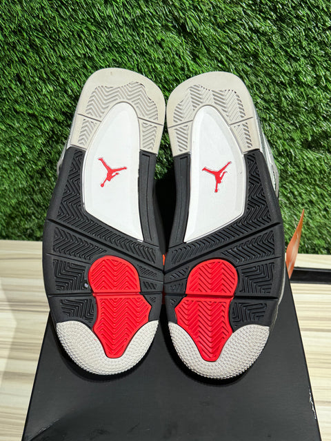 Jordan 4 Retro White Cement (2025) (GS) Sz 7Y