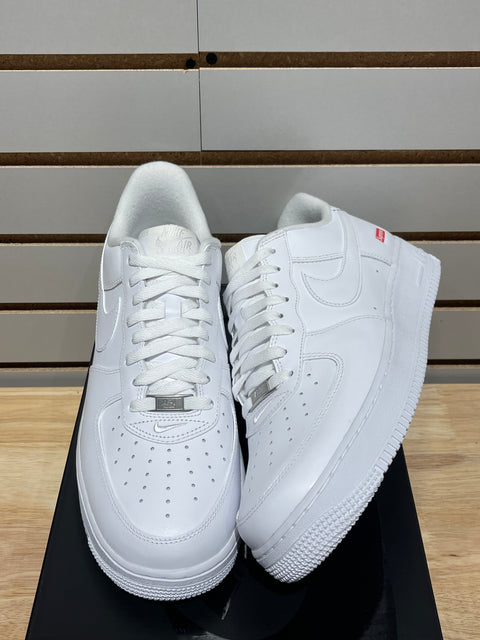 Nike Air Force 1 Low Supreme White Sz 11.5