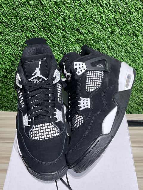 Jordan 4 Retro White Thunder (GS) Sz 6Y