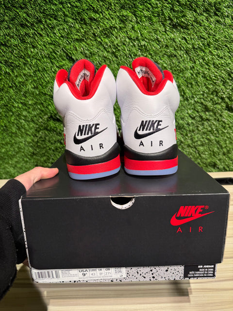 Jordan 5 Retro Fire Red Black Tongue (2025) Sz 9.5M