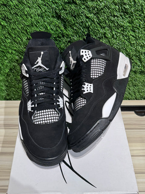 Jordan 4 Retro White Thunder Sz 11M