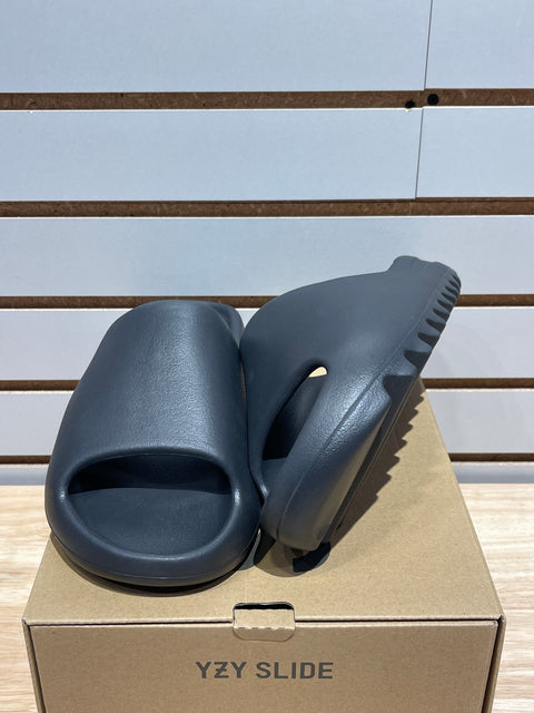 adidas Yeezy Slide Onyx Sz 8