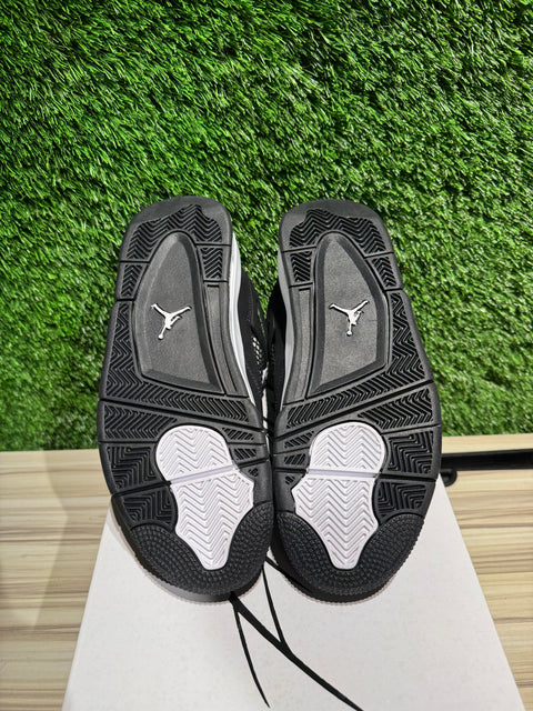 Jordan 4 Retro White Thunder Sz 7.5M