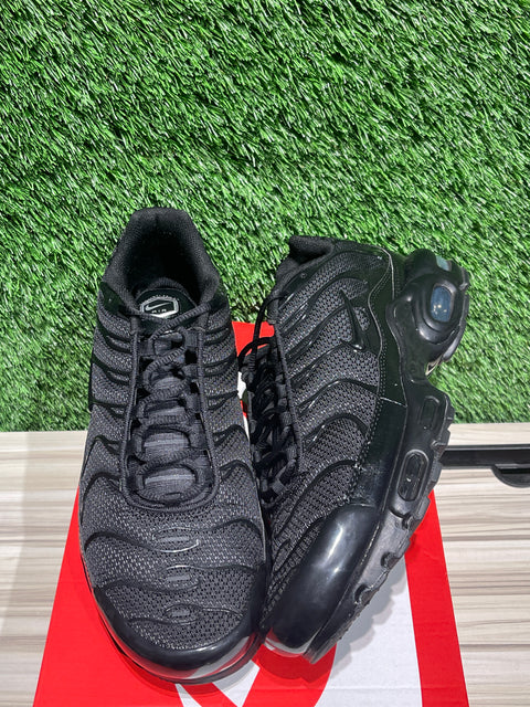 Nike Air Max Plus Triple Black Sz 11.5