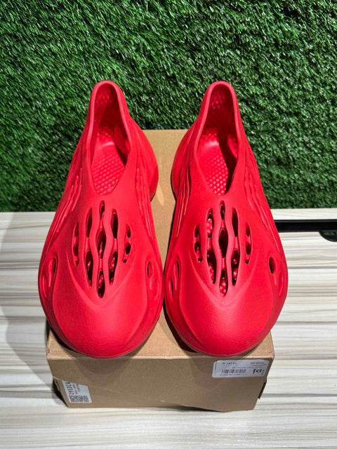 adidas Yeezy Foam RNNR Vermillion Sz 12M