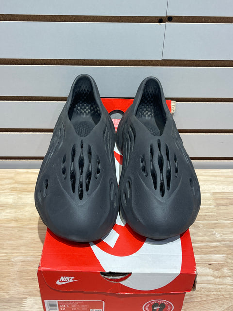 adidas Yeezy Foam RNR Onyx Sz 10