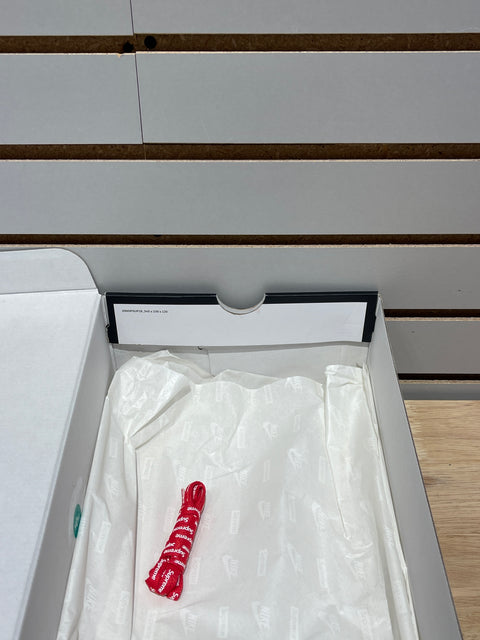 Nike Air Force 1 Low Supreme White Sz 11.5