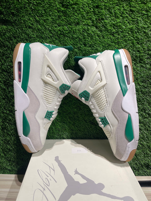 Jordan 4 Retro SB Pine Green Sz 12