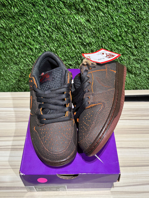 Nike Dunk SB Low Krampus Sz 5M