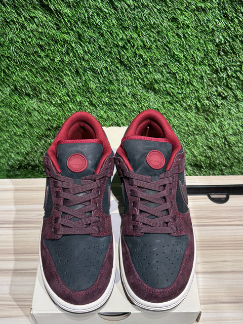 Nike SB Dunk Low Riot Skateshop Sz 8M