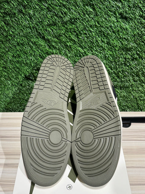 Jordan 1 Retro Low OG SP Travis Scott Olive (Women's) Sz 11.5