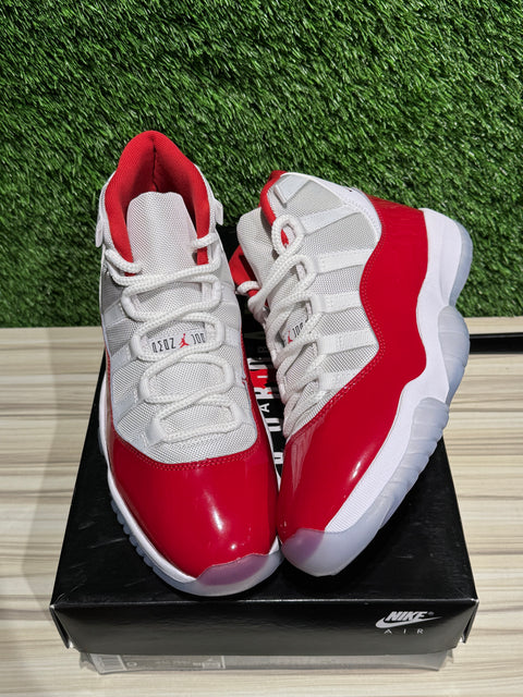 Jordan 11 Retro Cherry (2022) Sz 9