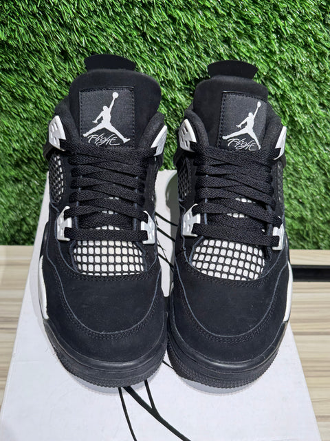 Jordan 4 Retro White Thunder (GS) Sz 5Y