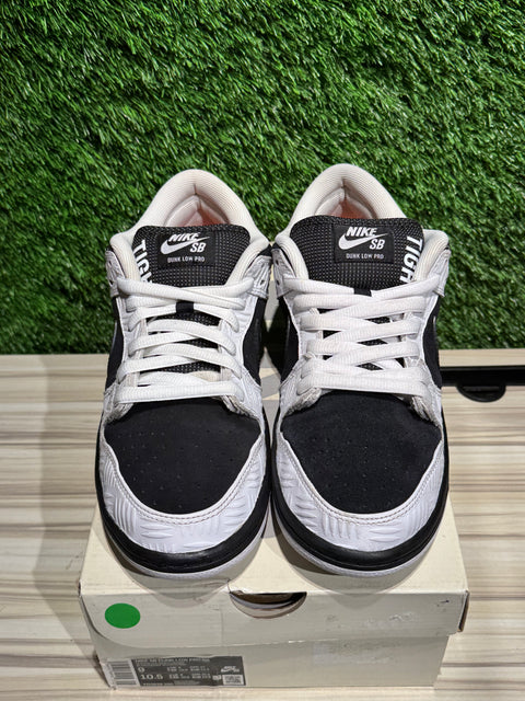 Nike SB Dunk Low TIGHTBOOTH Sz 9M