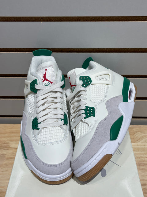 Jordan 4 Retro SB Pine Green Sz 8.5M