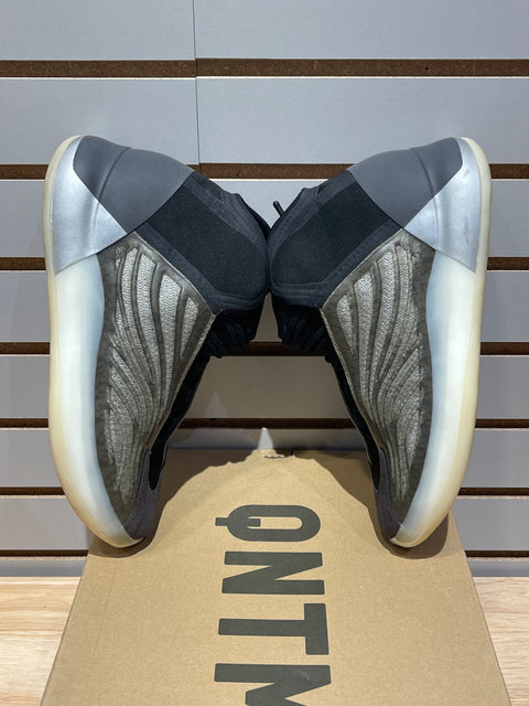 adidas Yeezy QNTM Barium Sz 9.5