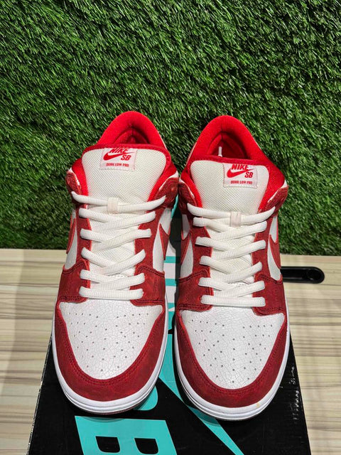 Nike SB Dunk Low Valentine's Day (2014) Sz 13..
