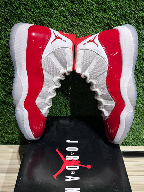 Jordan 11 Retro Cherry (2022) Sz 9M