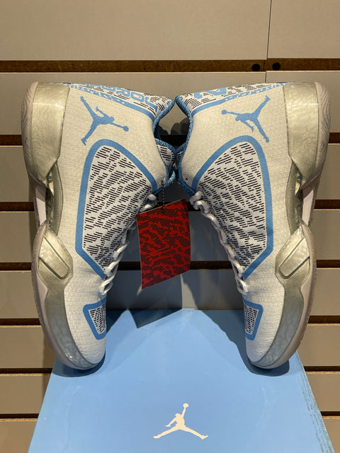Jordan Ultimate Gift of Flight (11/29) Sz 9.5