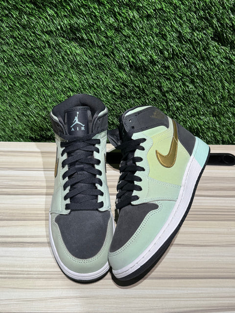 Jordan 1 Retro High Mint Foam Anthracite Metallic Gold (GS) Sz 7Y
