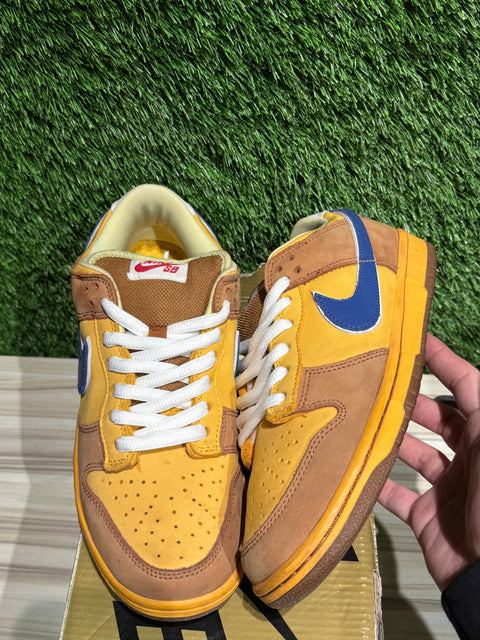Nike SB Dunk Low Newcastle Brown Ale Sz 8.5M