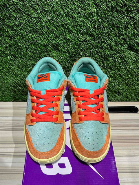 Nike SB Dunk Low Orange Emerald Rise Sz 9