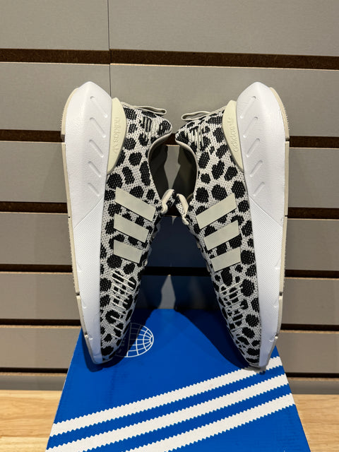 adidas Swift Run 22 Cheetah Sz 4.5M
