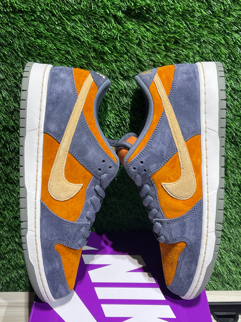 Nike SB Dunk Low Light Carbon Monarch Sz 10.5