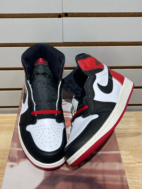 Jordan 1 Retro High OG Black Toe Reimagined Sz 9.5