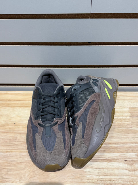 adidas Yeezy Boost 700 Mauve Sz 8