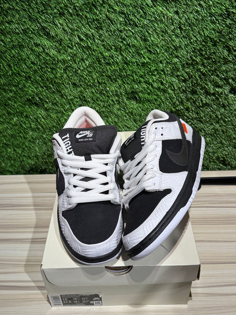 Nike SB Dunk Low TIGHTBOOTH Sz 10