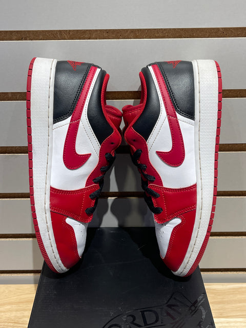 Jordan 1 Low Bulls (GS) Sz 7Y