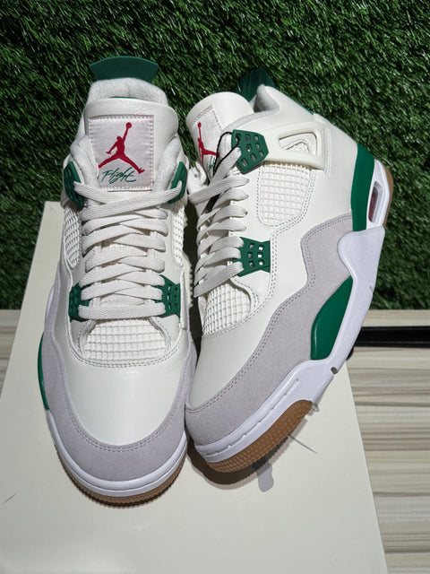 Jordan 4 Retro SB Pine Green Sz 11M