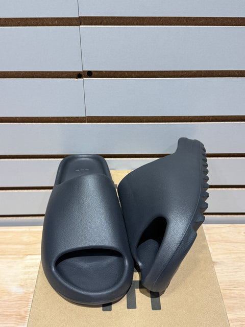 adidas Yeezy Slide Onyx Sz 8