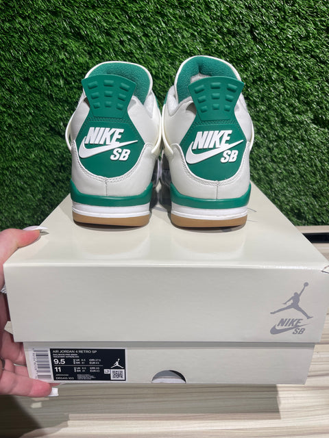 Jordan 4 Retro SB Pine Green Sz 9.5