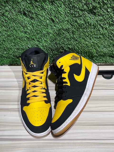 Jordan 1 Retro Mid New Love (2017) Sz 10.5M