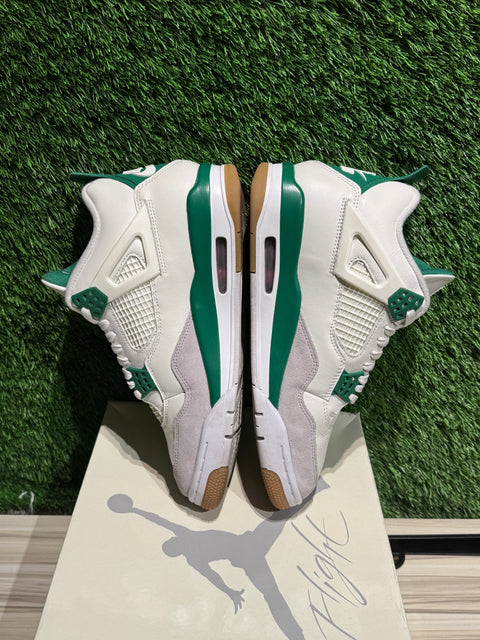 Jordan 4 Retro SB Pine Green Sz 9.5