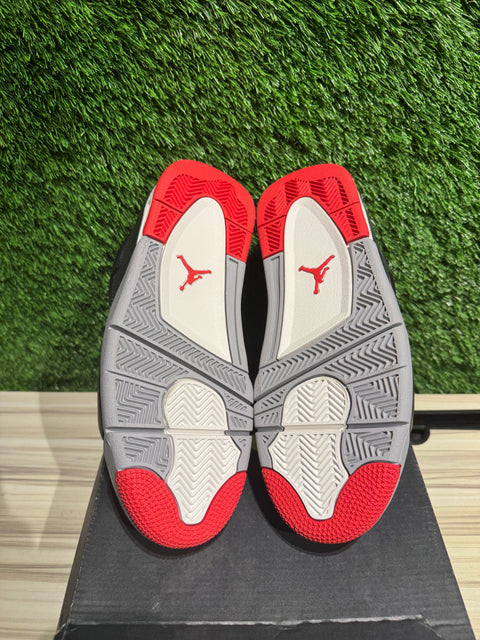 Jordan 4 Retro Bred (2019) (GS) Sz 7Y