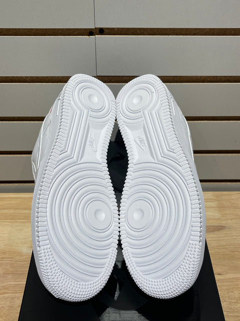 Nike Air Force 1 Low Supreme White Sz 11.5