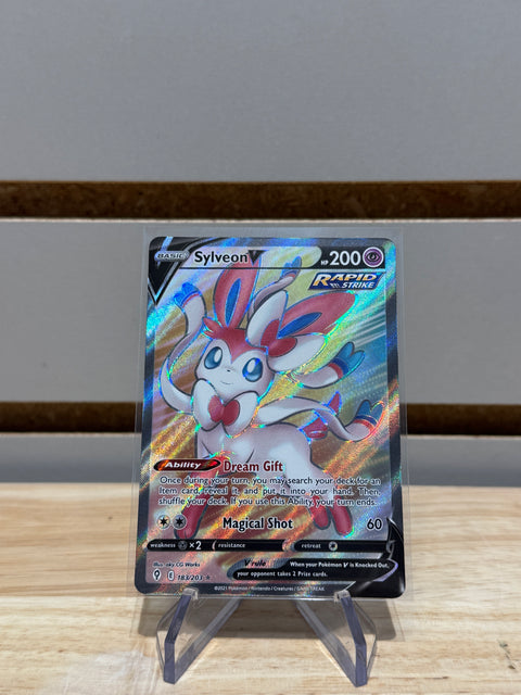 Sylveon V (Full Art) - Pokemon SWSH07: Evolving Skies (SWSH07)