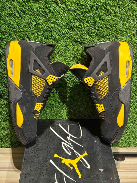 Jordan 4 Retro Thunder (2023) Sz 12.5M,.