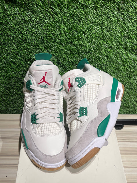 Jordan 4 Retro SB Pine Green Sz 9M
