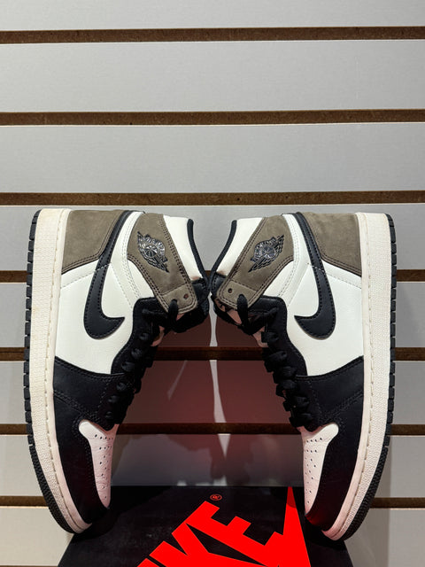 Jordan 1 Retro High Dark Mocha Sz 8.5M